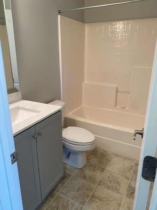 Building Photo - 5329 Center St