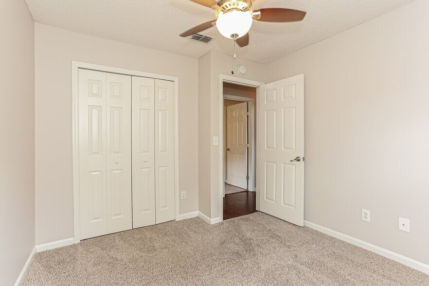 Building Photo - 3382 Westfield Dr