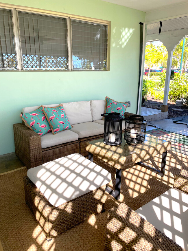 LANAI Relax in the completely screened-in lanai. - 465 8th St N