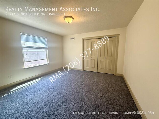 Building Photo - 2516 E Satterfield St