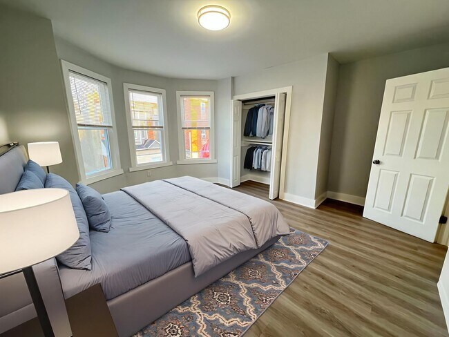 Building Photo - Renovated 3bd/1bth House with Rear yard!! SECTION 8 ONLY!!