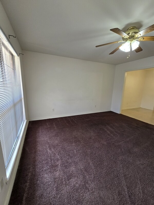 Building Photo - 634 Canada St