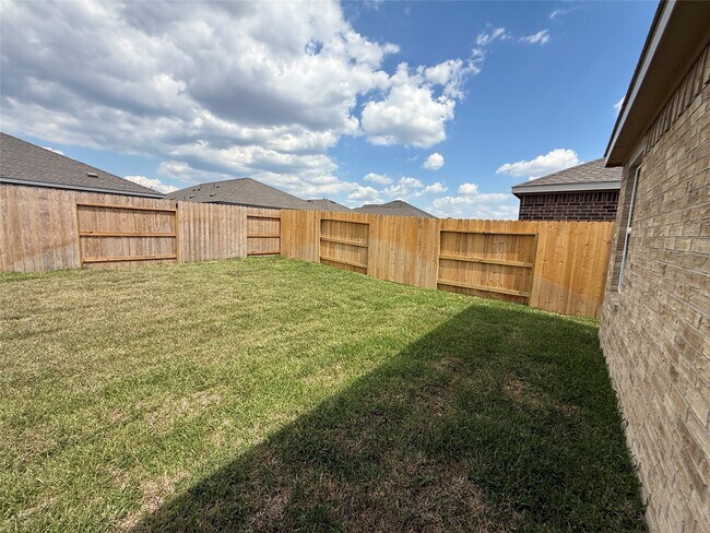 Building Photo - 29030 Grazing Plns Ln