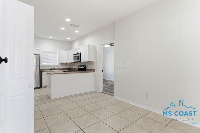 Building Photo - 125 Earle Taylor Ln