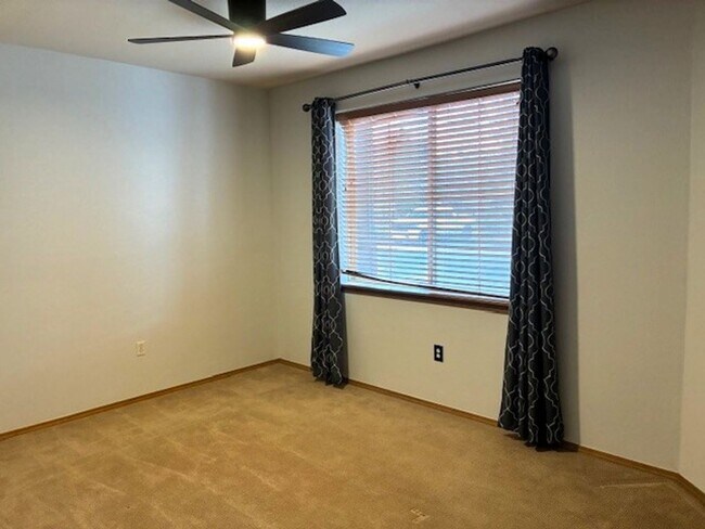 Building Photo - Long Term Rental - Tarn Landing A7