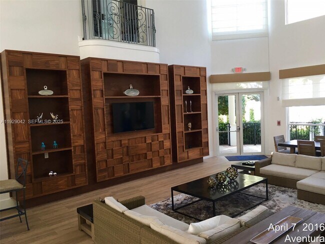 Building Photo - 3255 NE 184th St