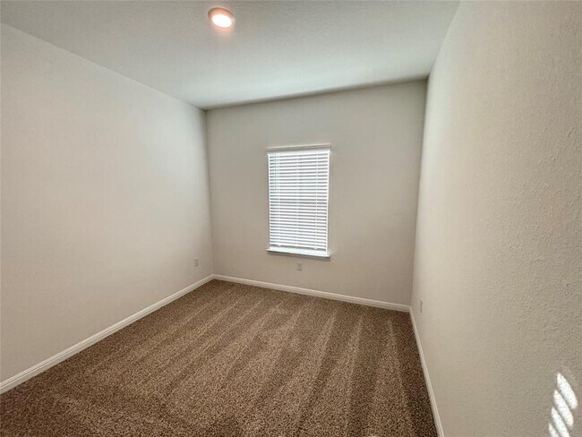 Building Photo - 2344 Ranny Cv