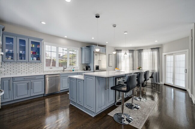 Building Photo - 5126 N Mission Dr