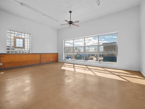 Building Photo - 207 E Garfield St