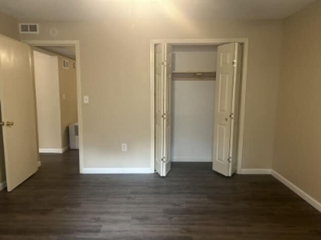Building Photo - 2/1 Available November 1st