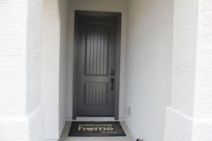 Building Photo - 12549 W Luxton Ln