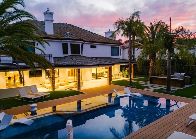 Building Photo - 25879 Chalmers Pl