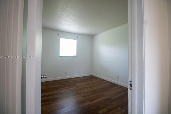 Building Photo - 8690 Sunset Dr