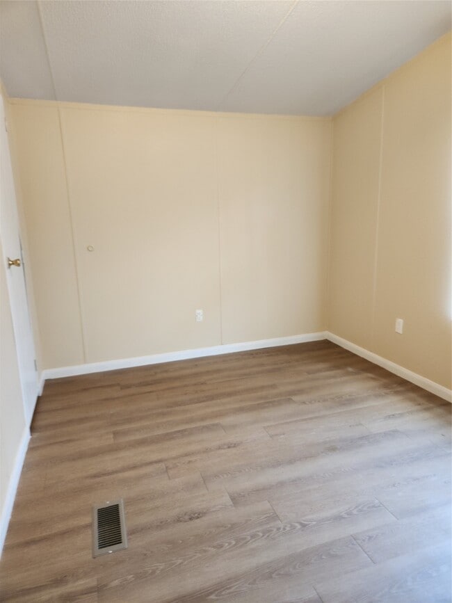 Building Photo - 19139 Groveway Dr