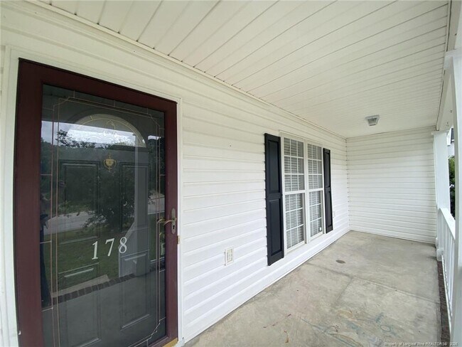 Building Photo - 178 Colonial Hills Dr