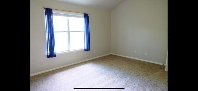 Building Photo - 2426 Halstead Dr