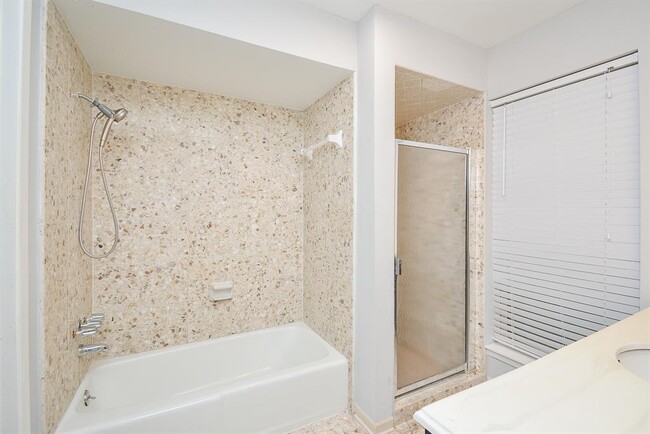 Building Photo - 2103 Winged Foot Dr