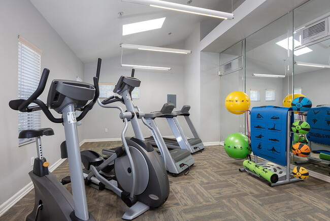 Building Photo - The Commons