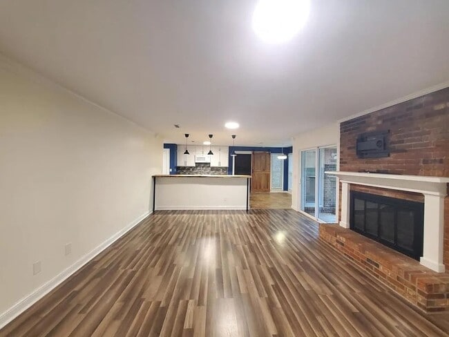 Building Photo - 504 Robin Ln