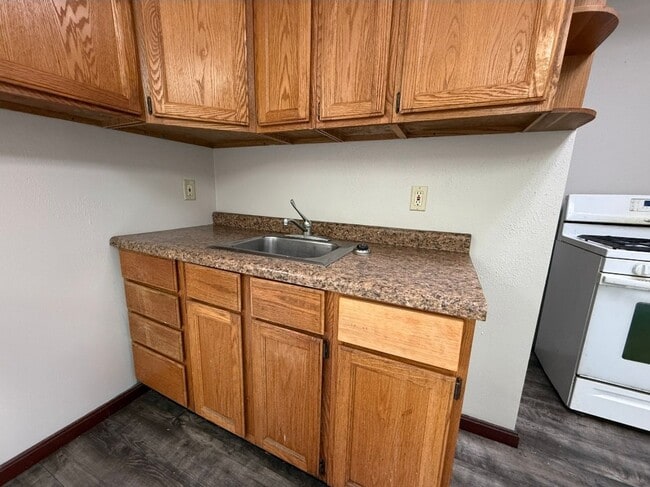 Building Photo - Blue Mound 1 bed, 1 bath