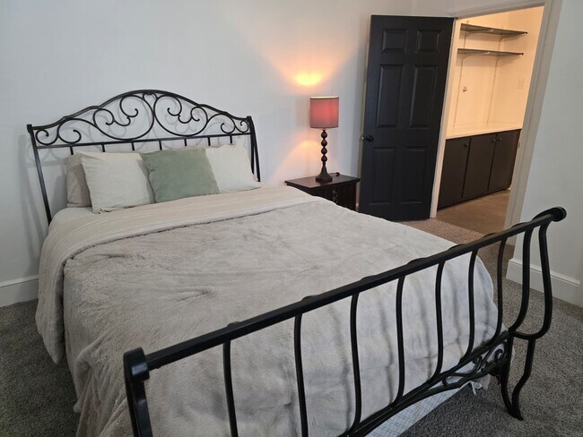 Building Photo - 224 Finley Ave