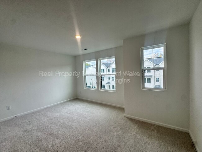 Building Photo - 1507 Crescent Townes Wy