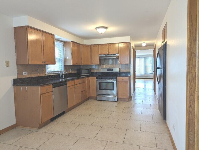 Building Photo - 6134 W 79th St