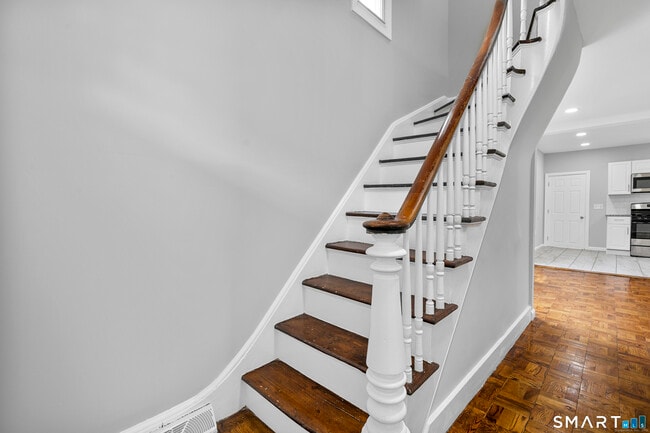 Building Photo - 196 Farren Ave