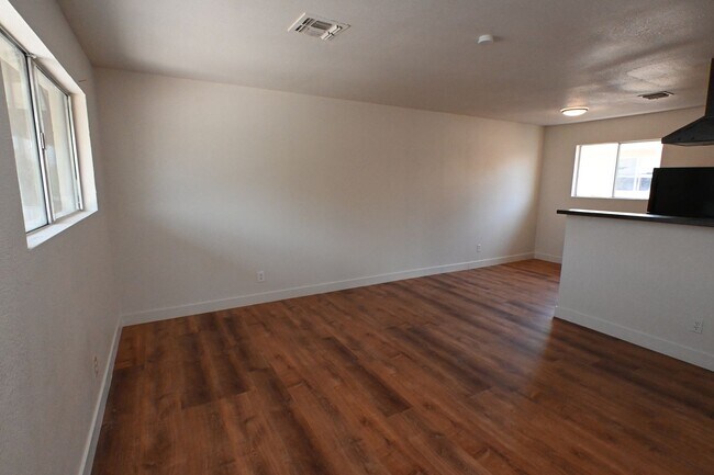 Building Photo - 1512 Cobb Ln