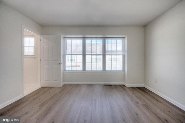 Building Photo - 18 Alexandra Ct