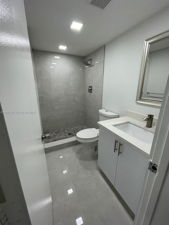 Building Photo - 9460 Tangerine Pl