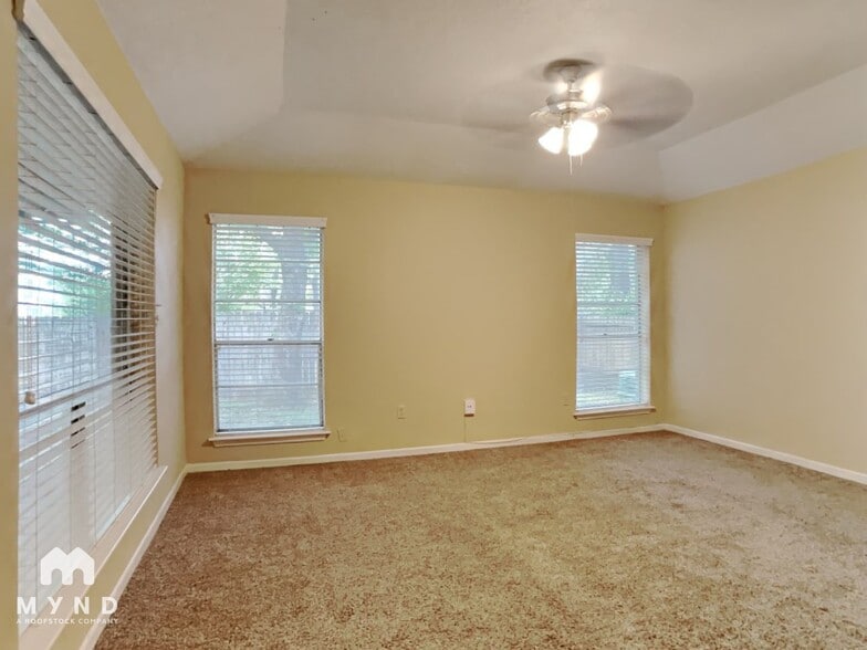 Building Photo - 3430 Deer Valley Dr