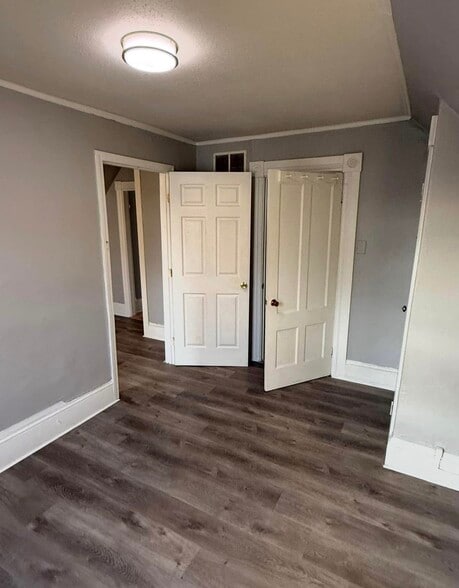 Building Photo - 24 Dyson St