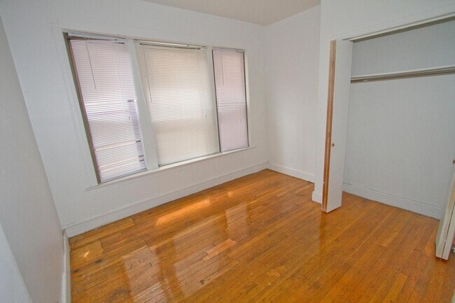 Floorplan - 5335-5345 S. Kimbark Avenue