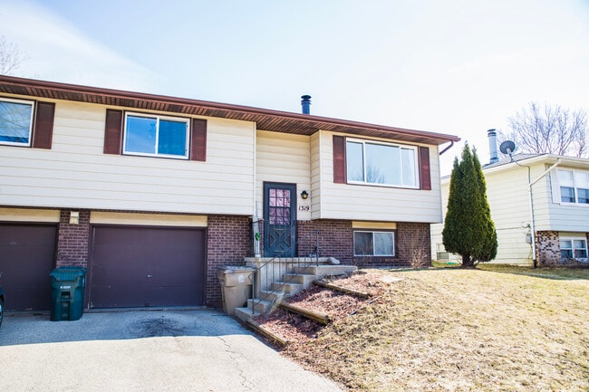 Building Photo - 1317 S Thompson Dr