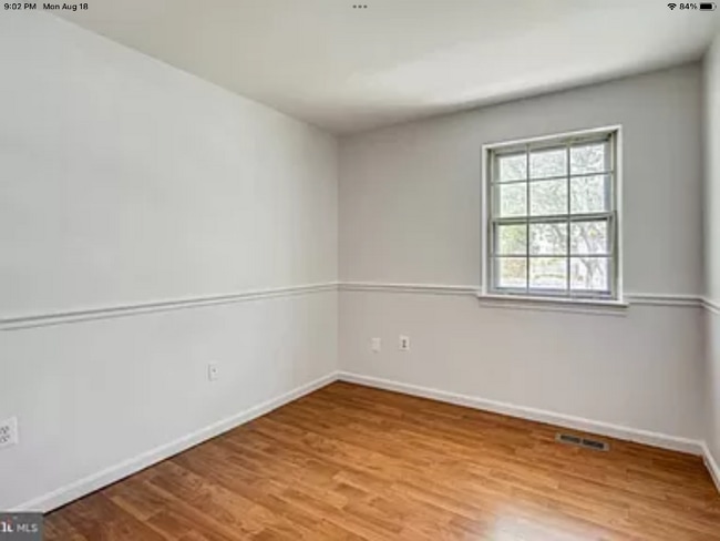 Building Photo - 13 Tynewick Ct