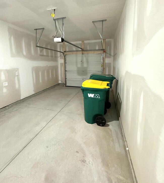 Building Photo - 3635 Shore Wood Ave