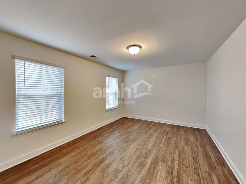 Building Photo - 3597 Okelly Dr