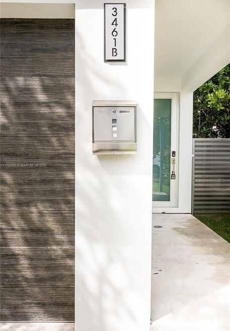 Building Photo - 3461 SW 25th St