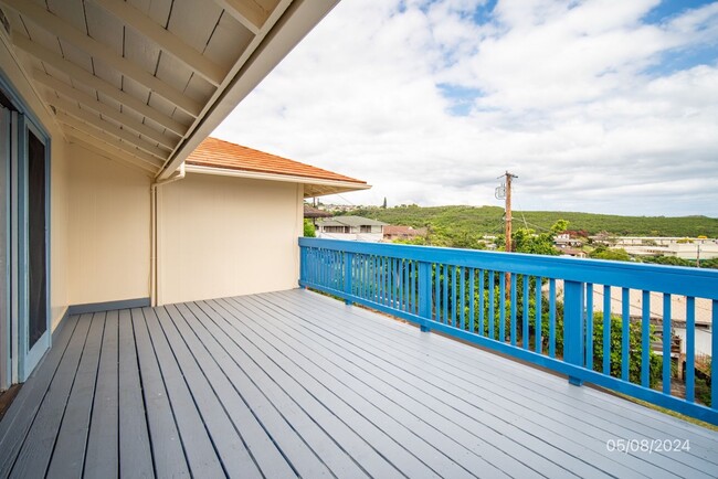 Building Photo - 3 Bed 1.5 Bath Single Family Home in Aiea ...