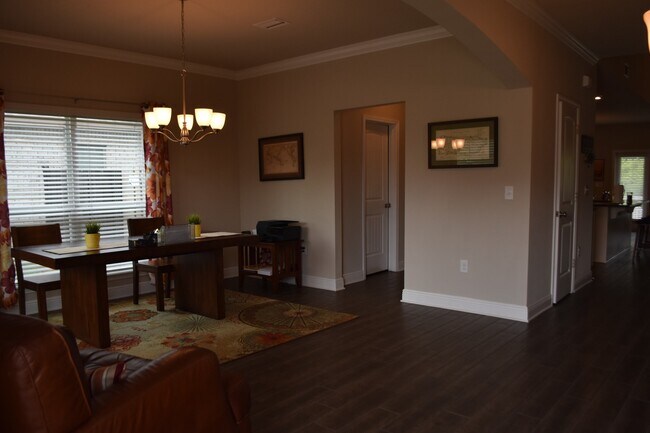 Building Photo - 192 Windchime Way