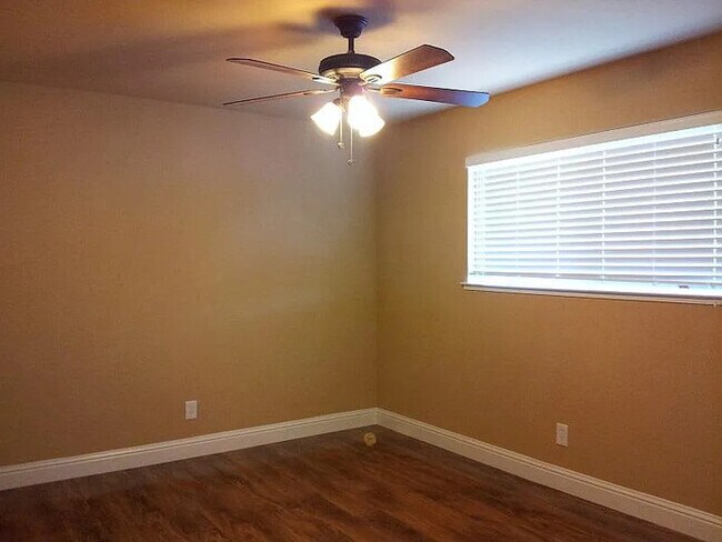 Building Photo - 11543 Quartz Dr