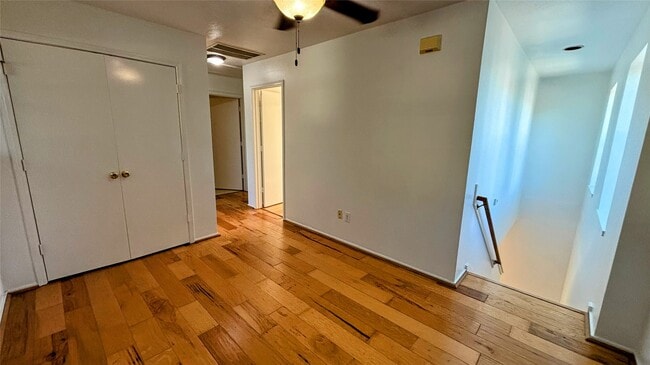 Building Photo - 5819 W Harrow Dr