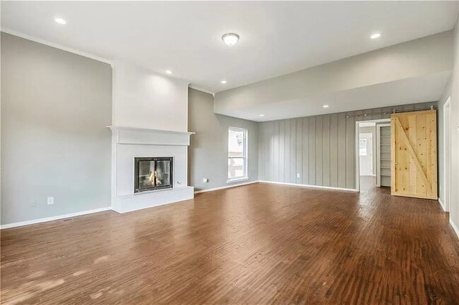 Building Photo - 11012 Springhollow Rd