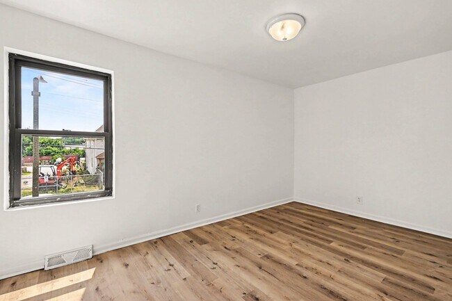 Building Photo - 2629 Brannon Ave