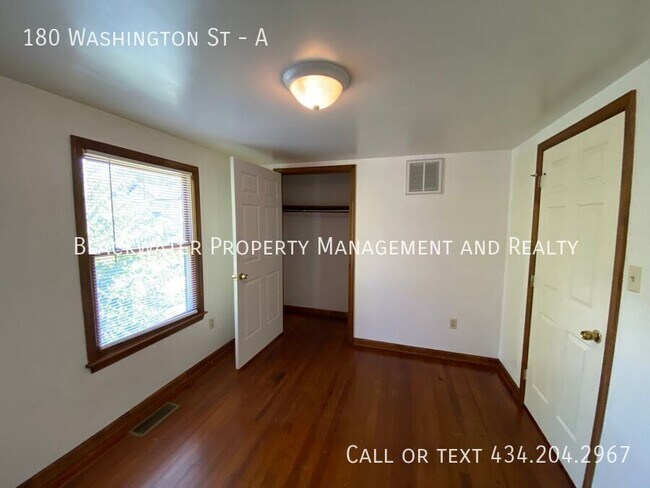 Building Photo - 180 Washington St