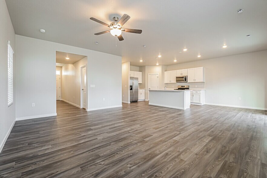 Building Photo - 2186 Flower Blossom Ave