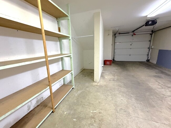 Building Photo - 4854-4866 SW 150th Pl