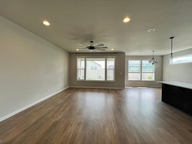 Building Photo - Newer Construction Home in Mae Valley!