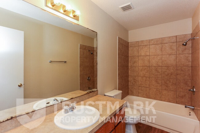 Building Photo - 4001 Pilgram Dr